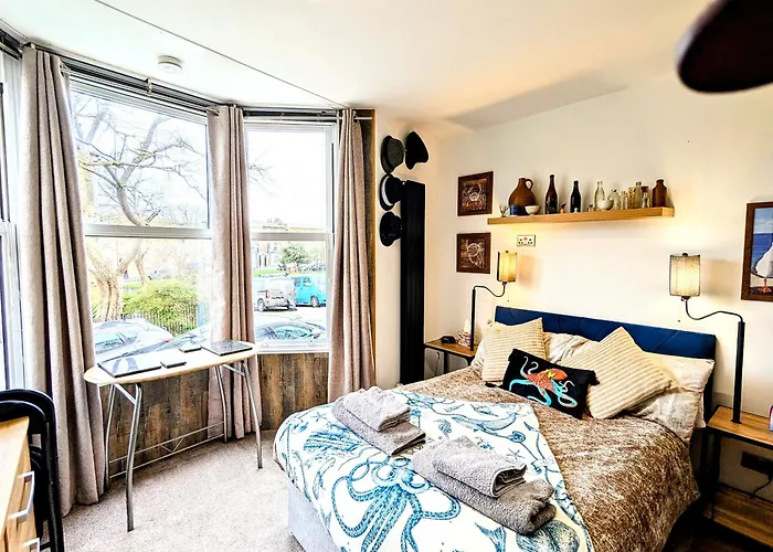 Beachside Bliss In Heart Of Town